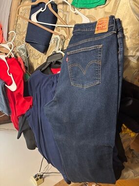 Levi's Dark Blue Relaxed Fit Jeans